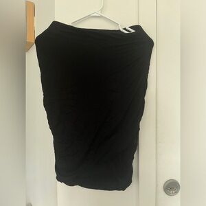 #83 🌺 5/$30 🌺 H&M stretchy ruched black skirt
